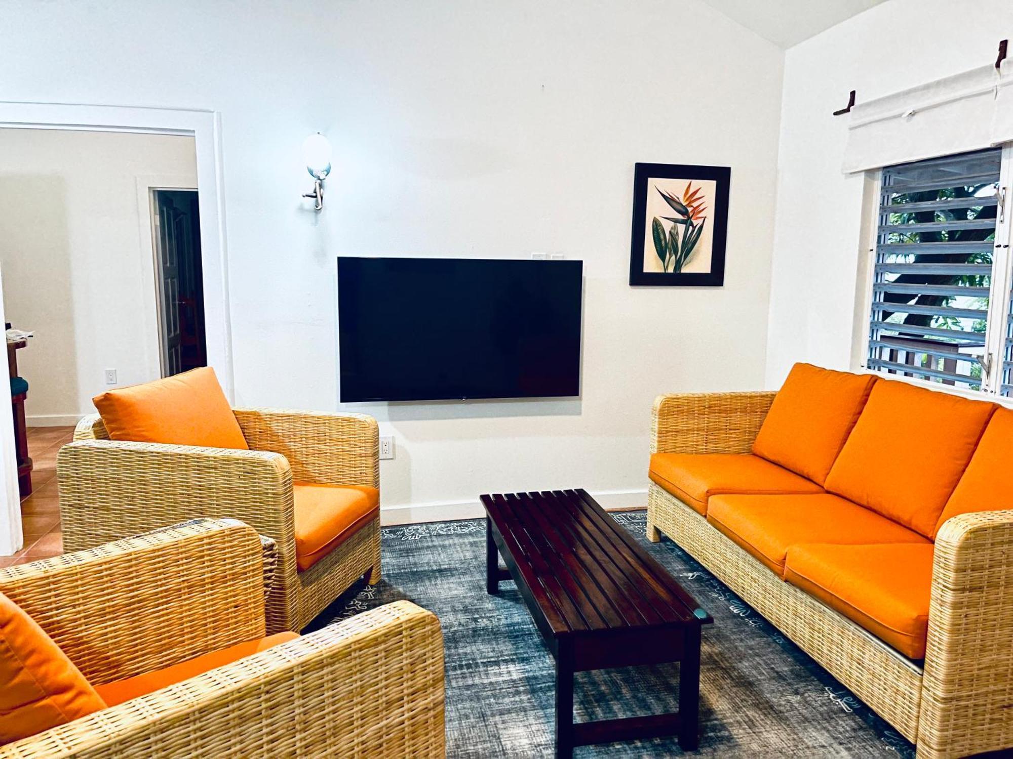 Alux House Hotel Placencia Екстериор снимка