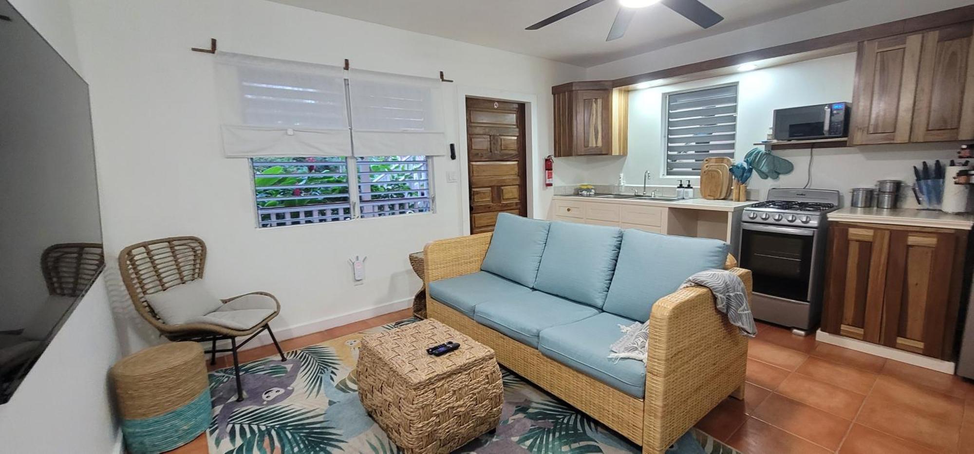 Alux House Hotel Placencia Екстериор снимка