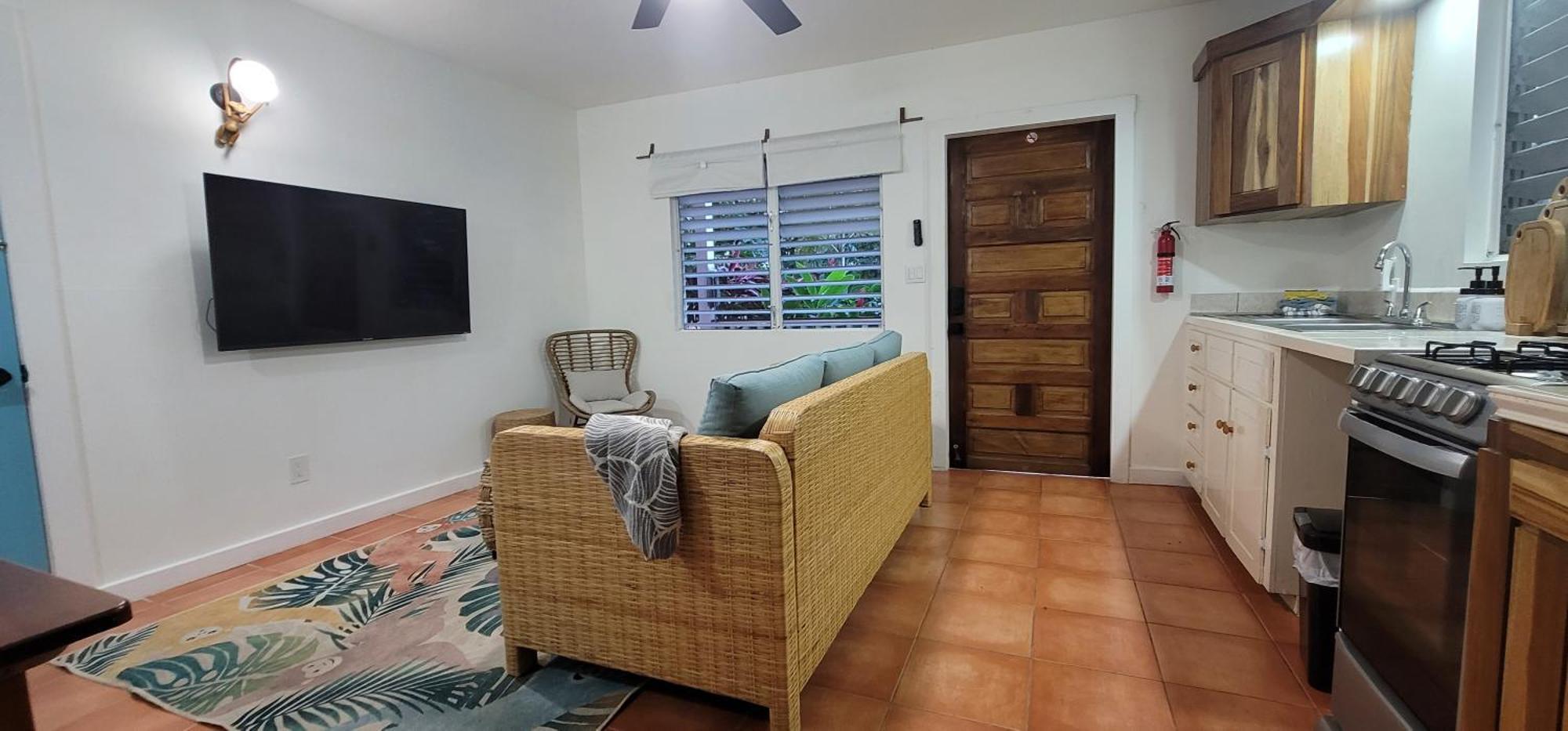 Alux House Hotel Placencia Екстериор снимка
