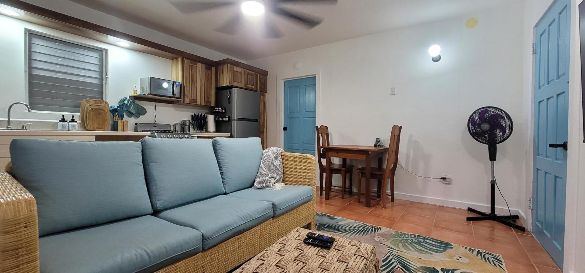 Alux House Hotel Placencia Екстериор снимка